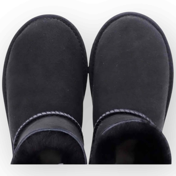 Kirkland Signature NWT Kids Genuine Sheepskin Shearling Ankle Boots, Black - Picture 6 of 10